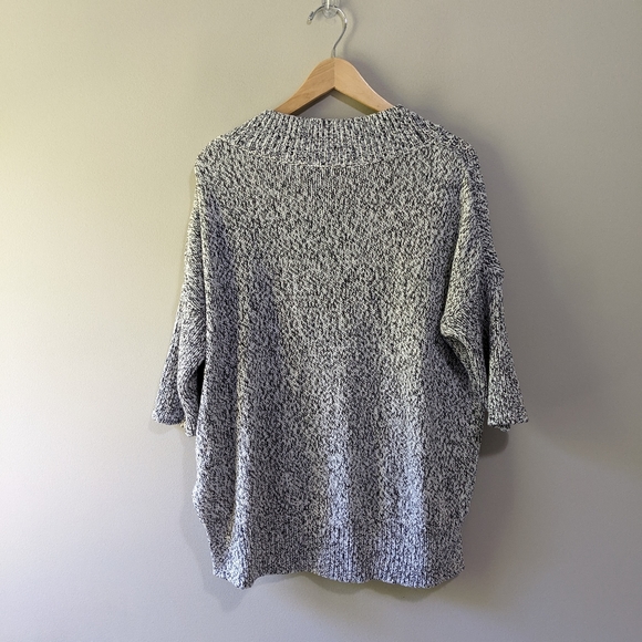 H&M | Black & White V-Neck Oversized Tunic Sweater - Picture 8 of 10